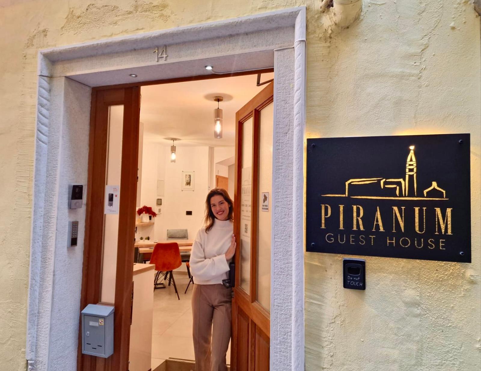 Piranum Guesthouse Ngoại thất bức ảnh